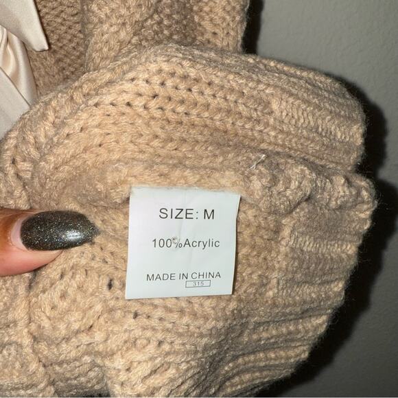 Tan Cable Knit Sweater with Cream Bows - Picture 7 of 8